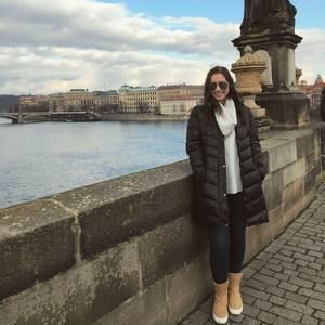 Meet your Posher, Julia